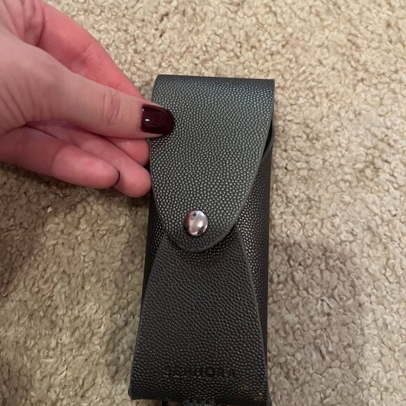 Free Gift with Purchase - Picture 1 of 2